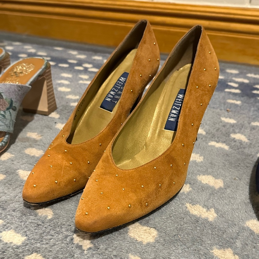 Stuart Weitzman vintage kitten heel pumps in gold-studded suede